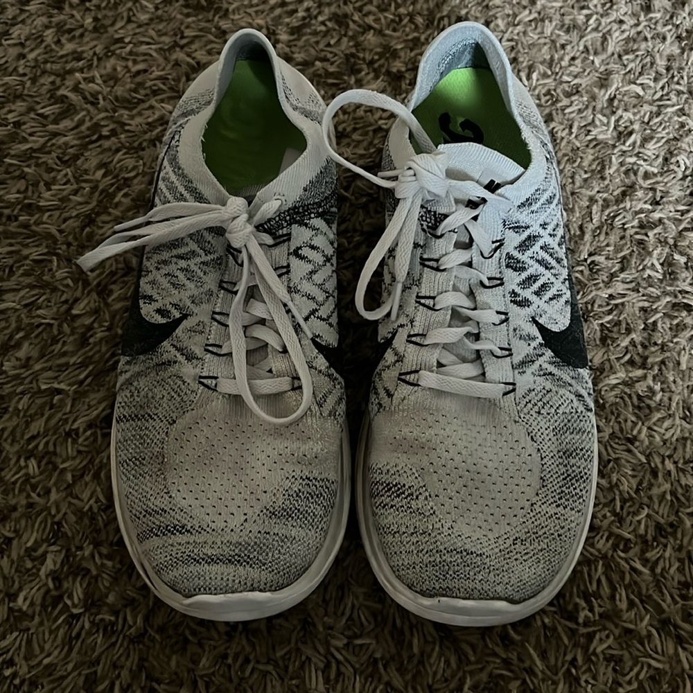 Nike tennis shoes